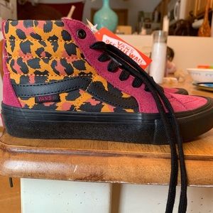 NWT Vans Sk8-Hi Pro sneakers